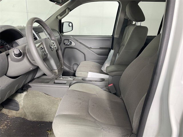 2016 Nissan Frontier SV photo 2