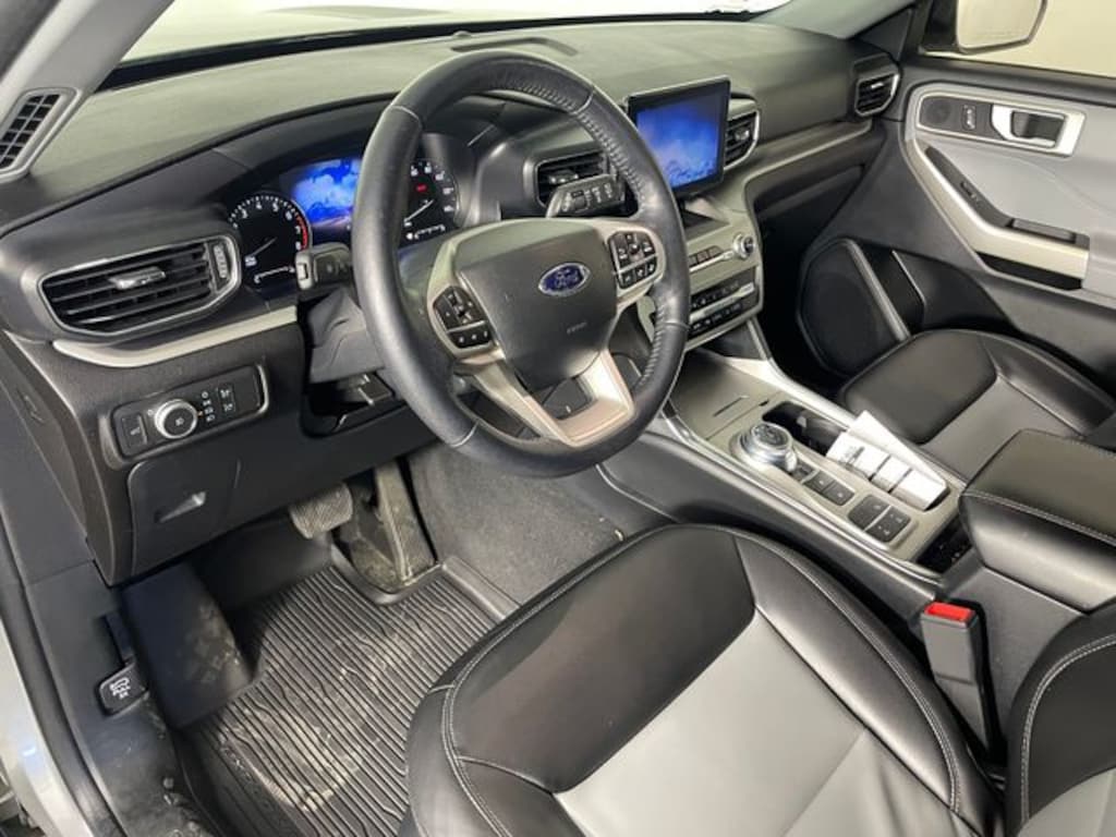 Used 2022 Ford Explorer XLT SUV