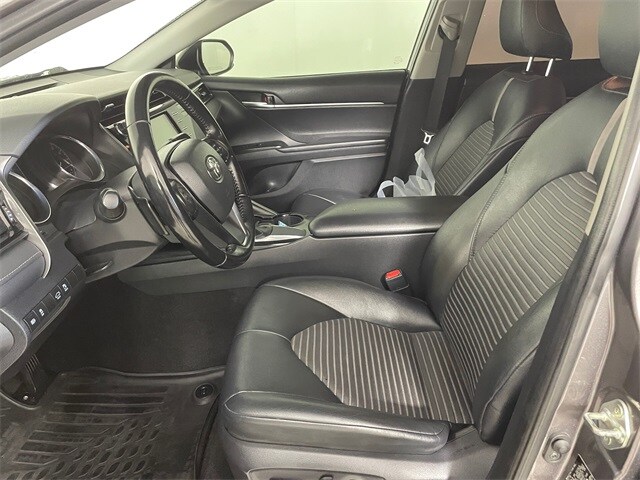 2019 Toyota Camry L photo 2