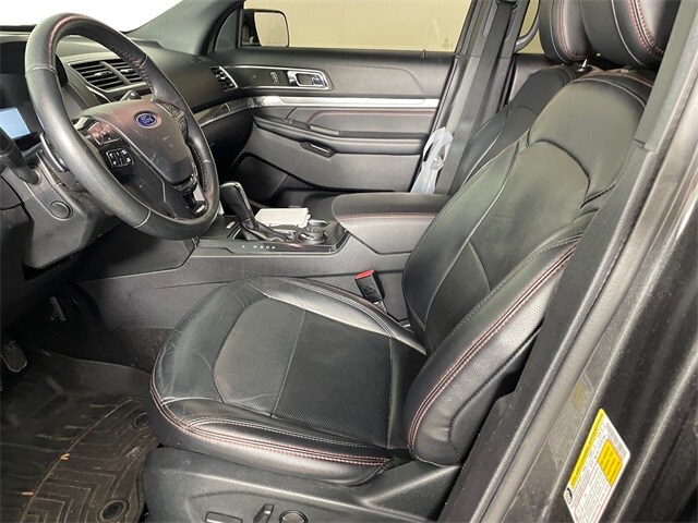 2019 Ford Explorer Sport photo 2