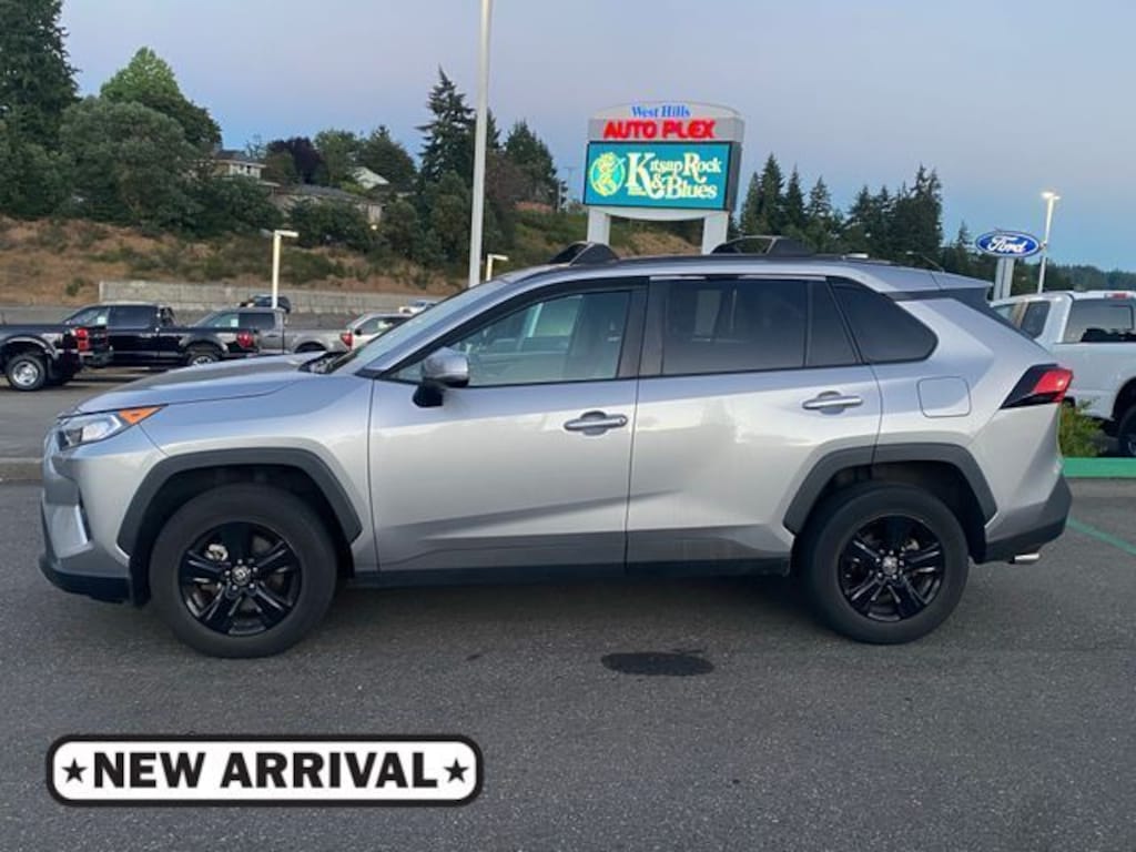 Used 2021 Toyota RAV4 XLE SUV