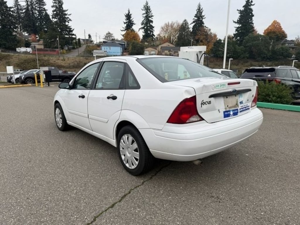 Used 2004 Ford Focus SE Sedan