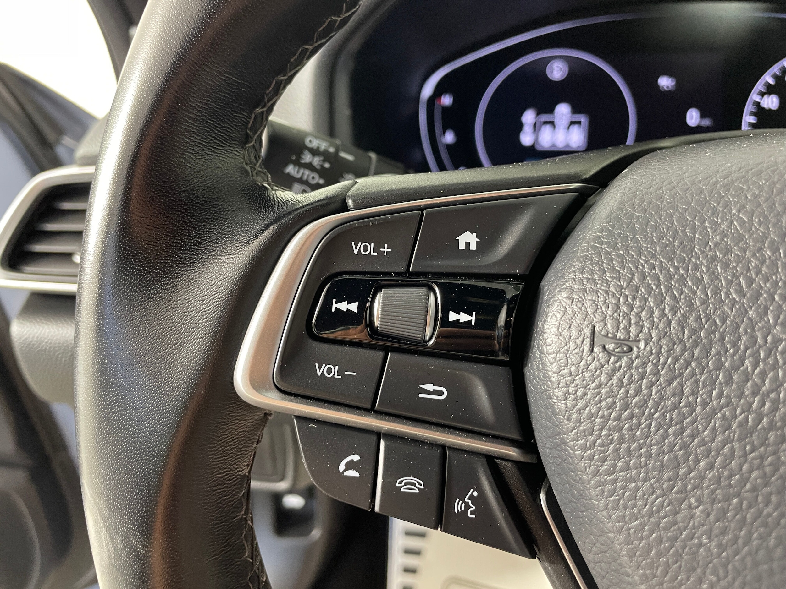 2022 Honda Accord Sport - Photo 12