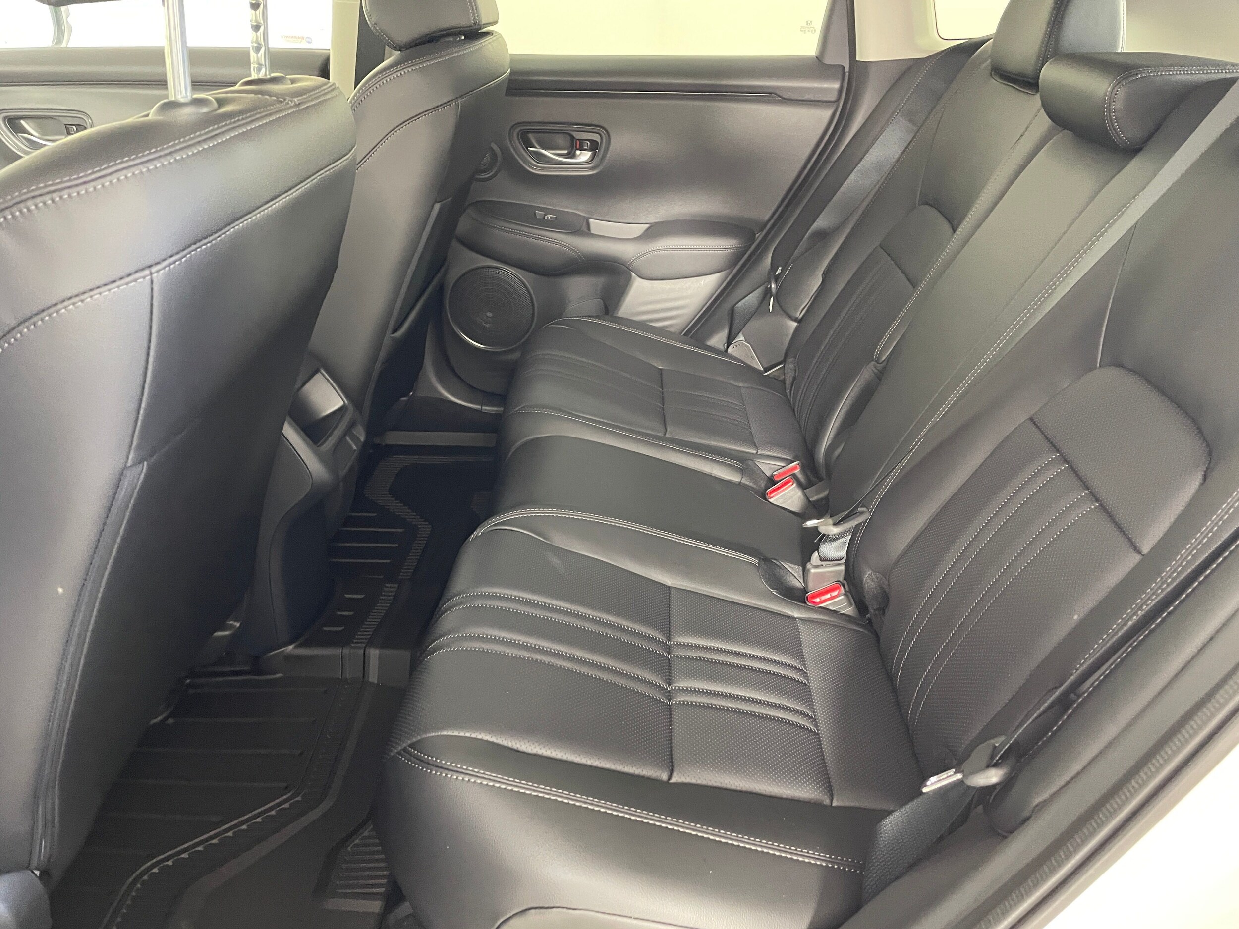 2026 Honda HR-V EX-L photo 4