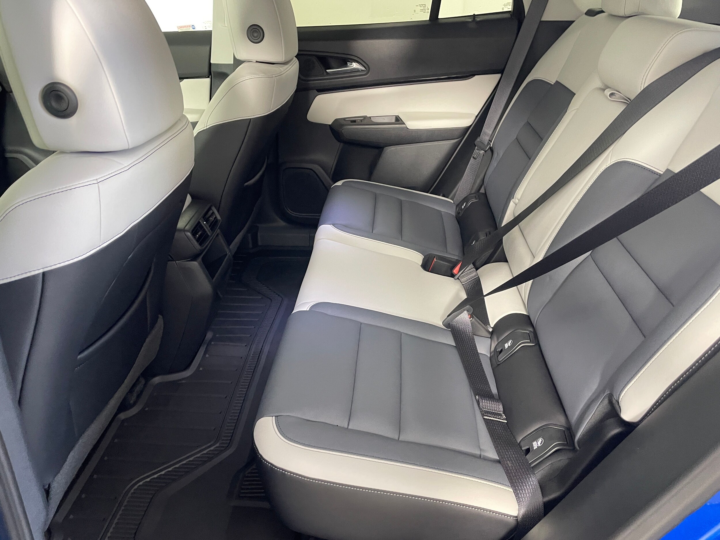 2025 Honda Prologue Touring photo 4