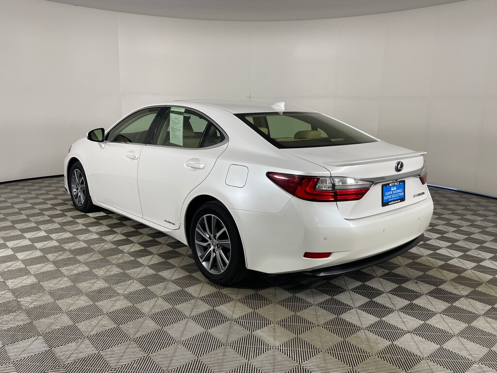 Used 2016 Lexus ES 300h  Sedan