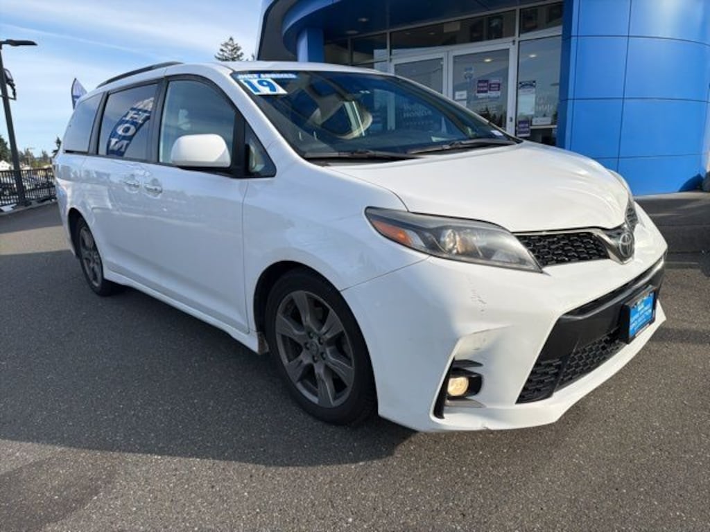 Used 2019 Toyota Sienna L 7 Passenger Van