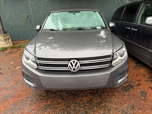 2014 Volkswagen Tiguan S photo 2