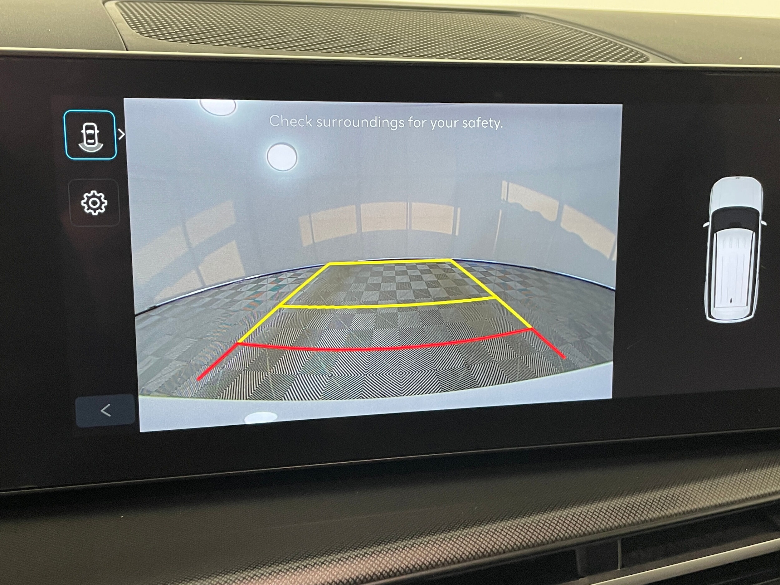 2025 Hyundai Santa Fe SEL photo 3