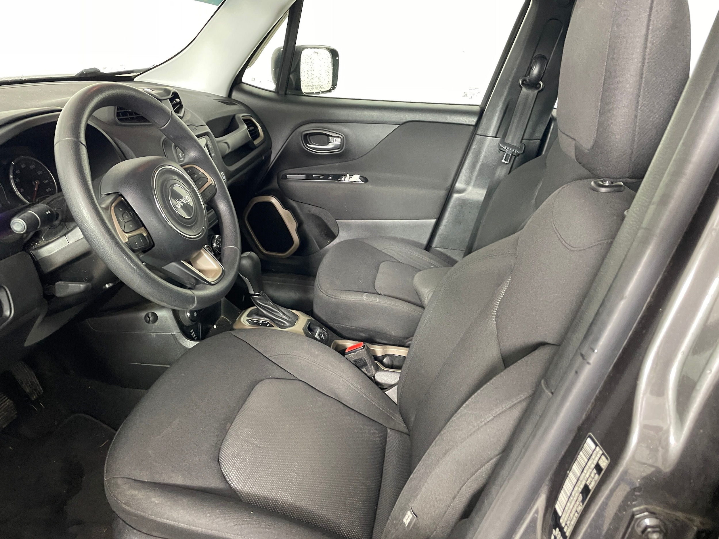 2017 Jeep Renegade Sport 4x4 photo 2