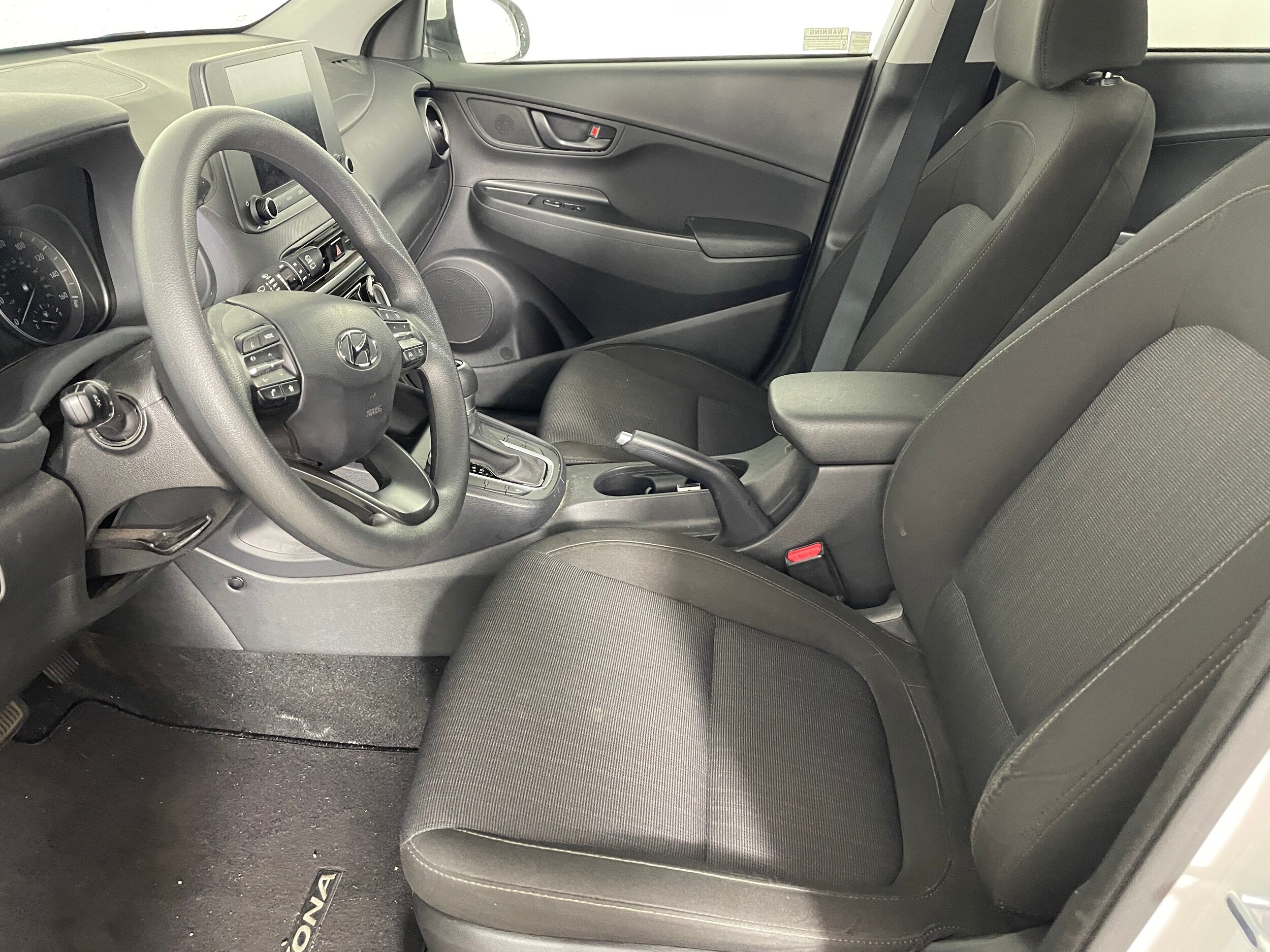 2022 Hyundai Kona SEL photo 2