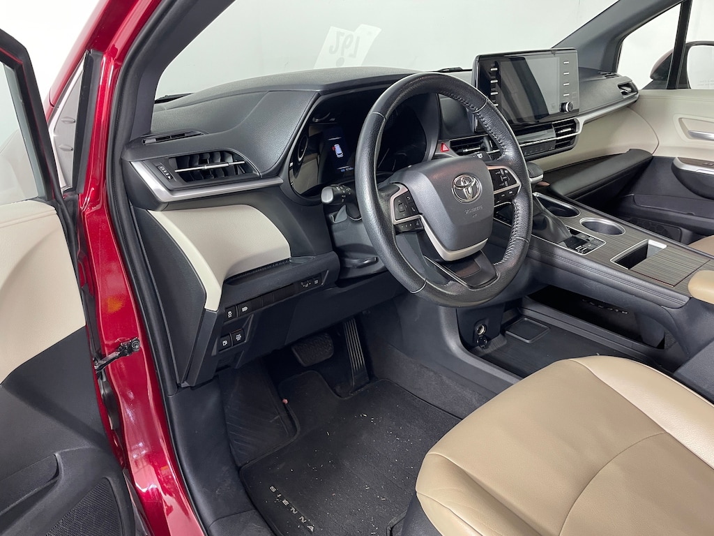 Used 2022 Toyota Sienna XLE 8 Passenger Van Passenger Van