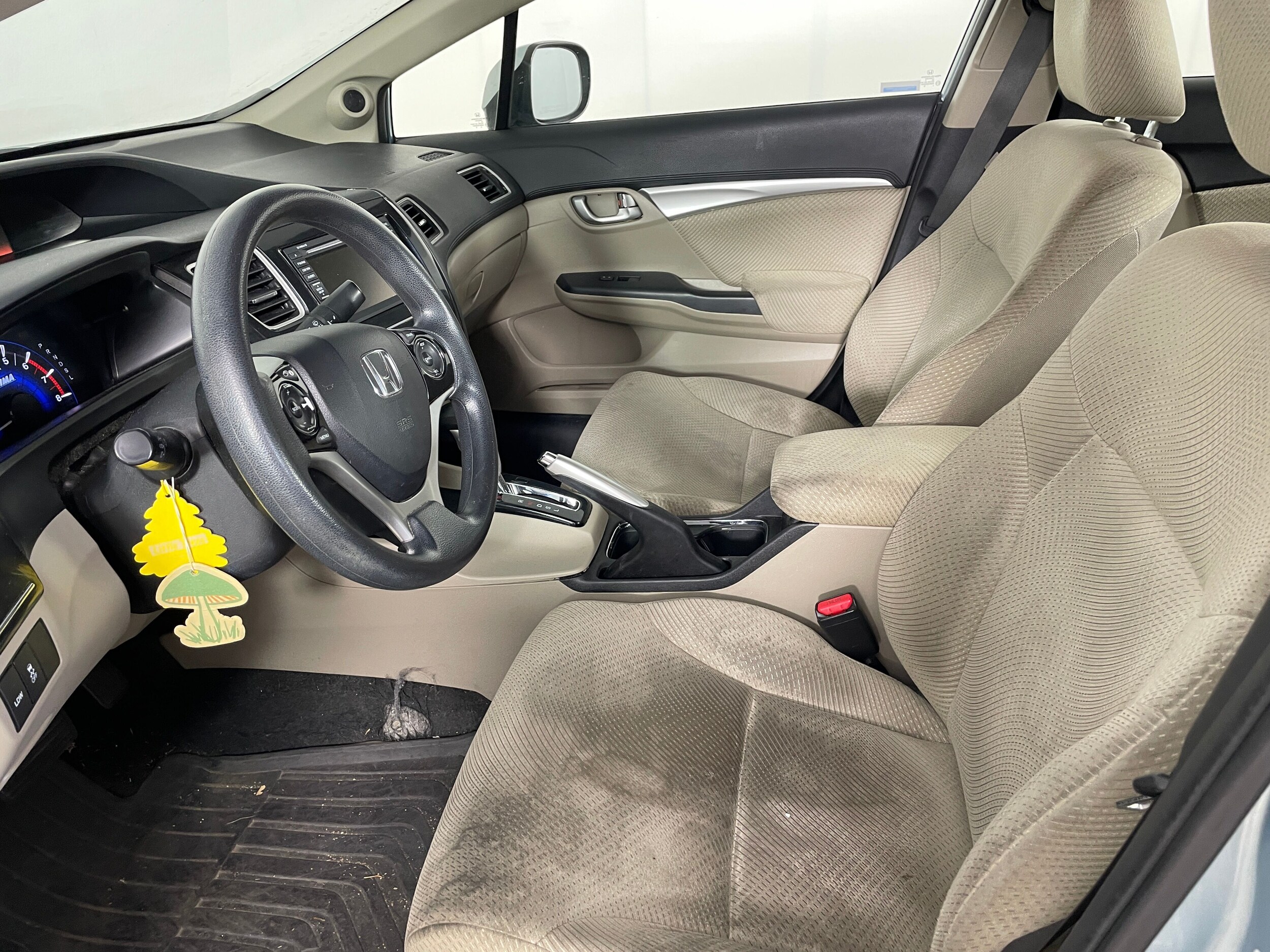 2013 Honda Civic Hybrid photo 2