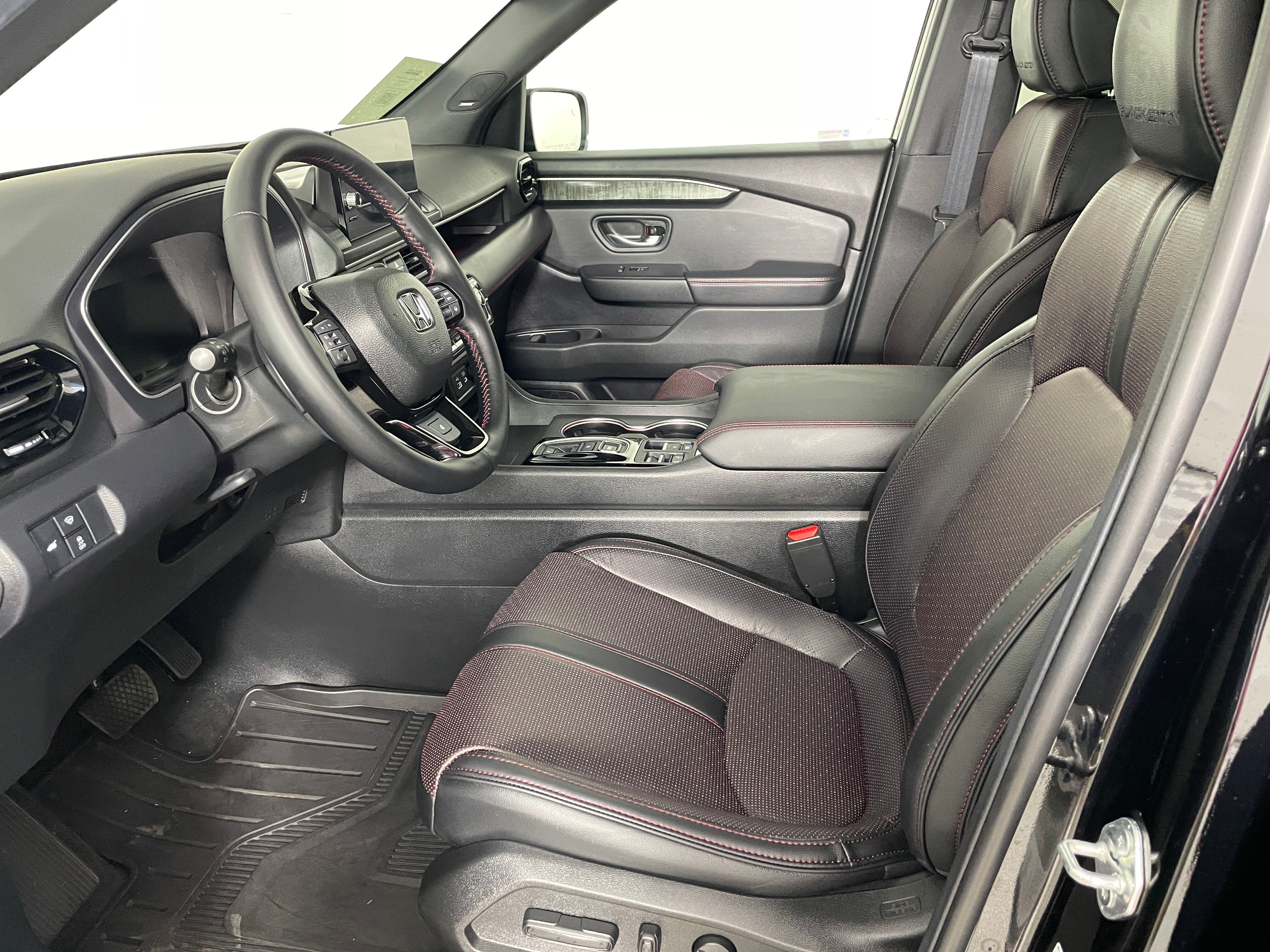 Certified 2025 Honda Pilot Black Edition SUV