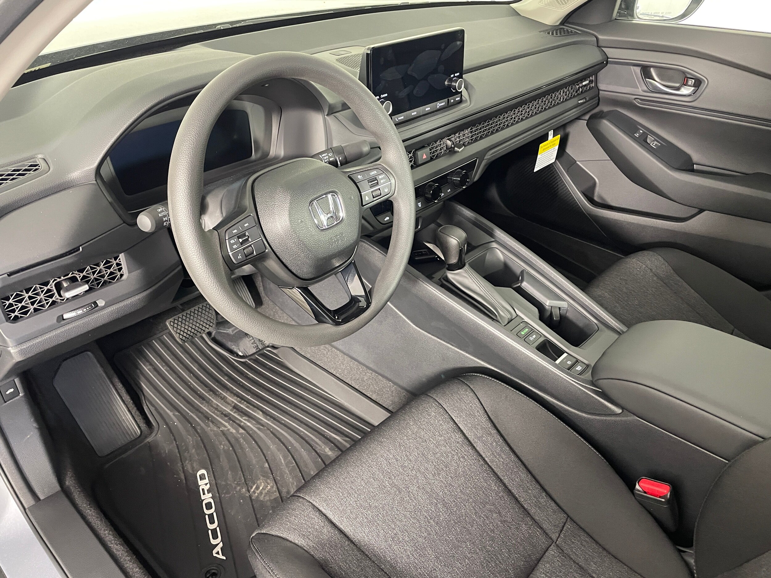 2025 Honda Accord SE photo 2