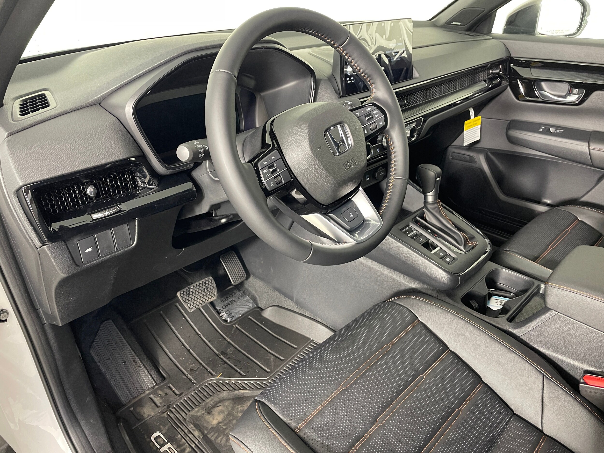 2026 Honda CR-V Hybrid Sport Touring photo 2