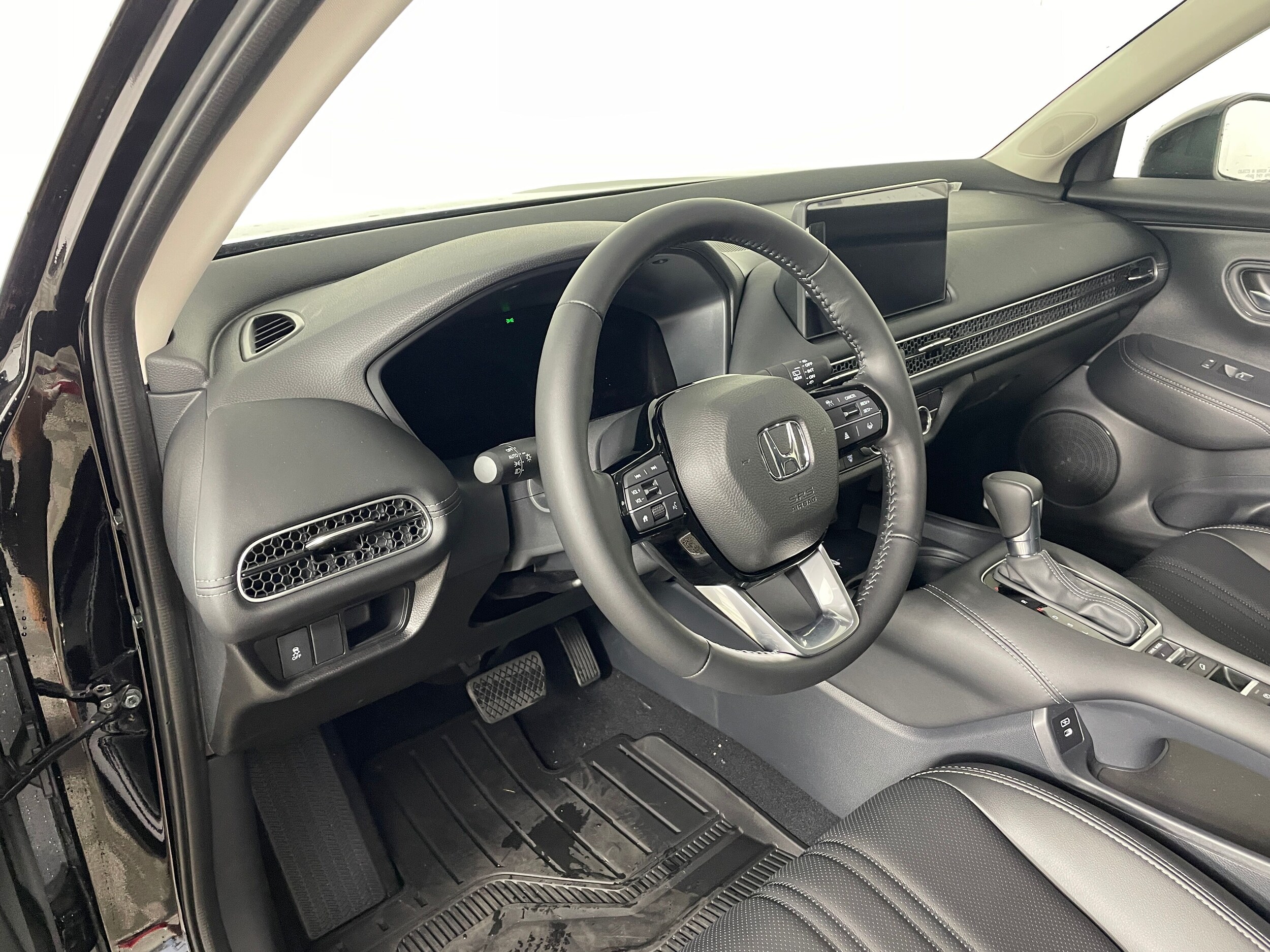 2026 Honda HR-V EX-L photo 2