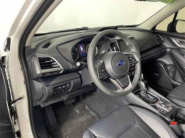 2024 Subaru Forester Touring photo 3