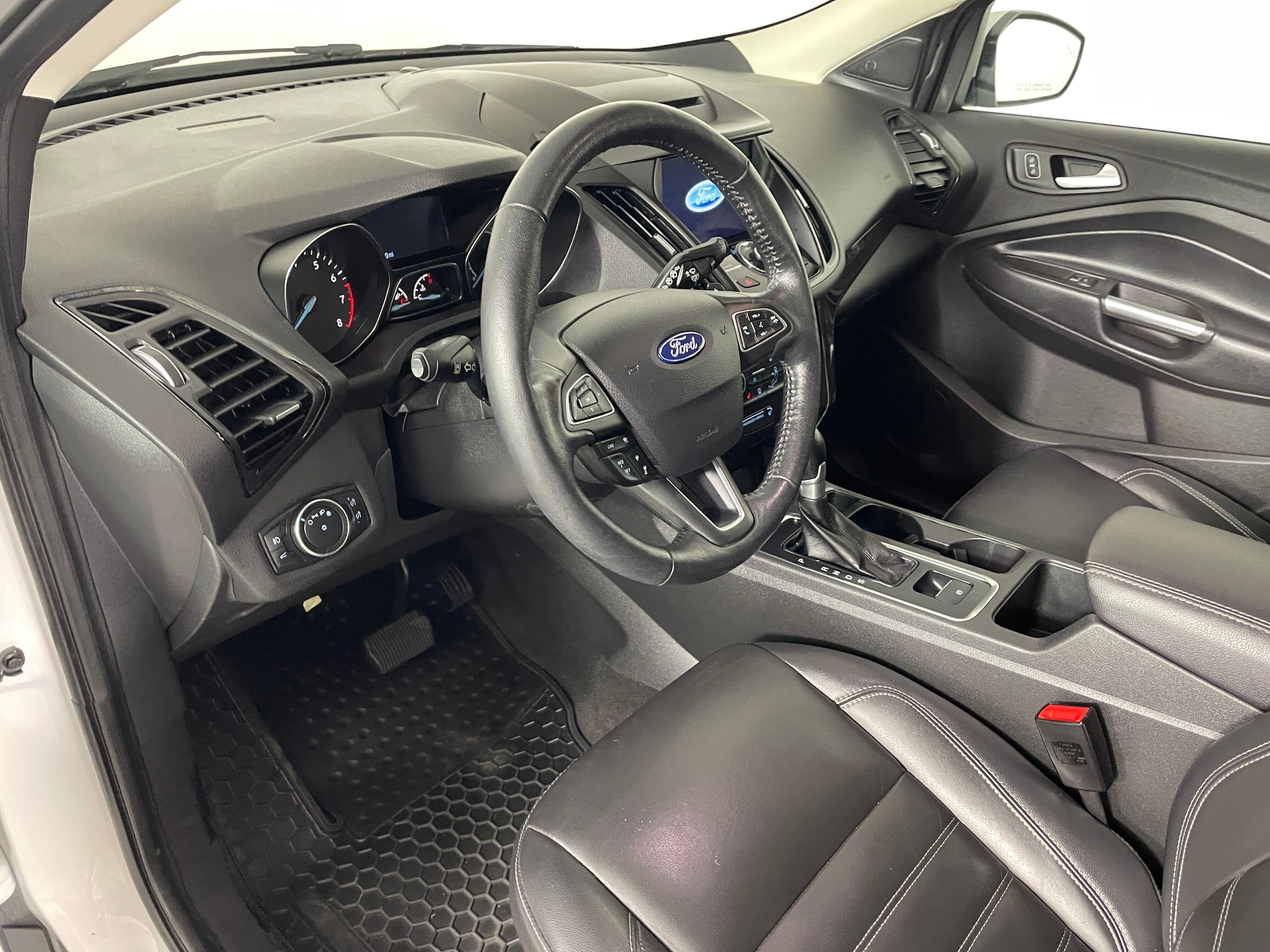 2018 Ford Escape Titanium photo 2