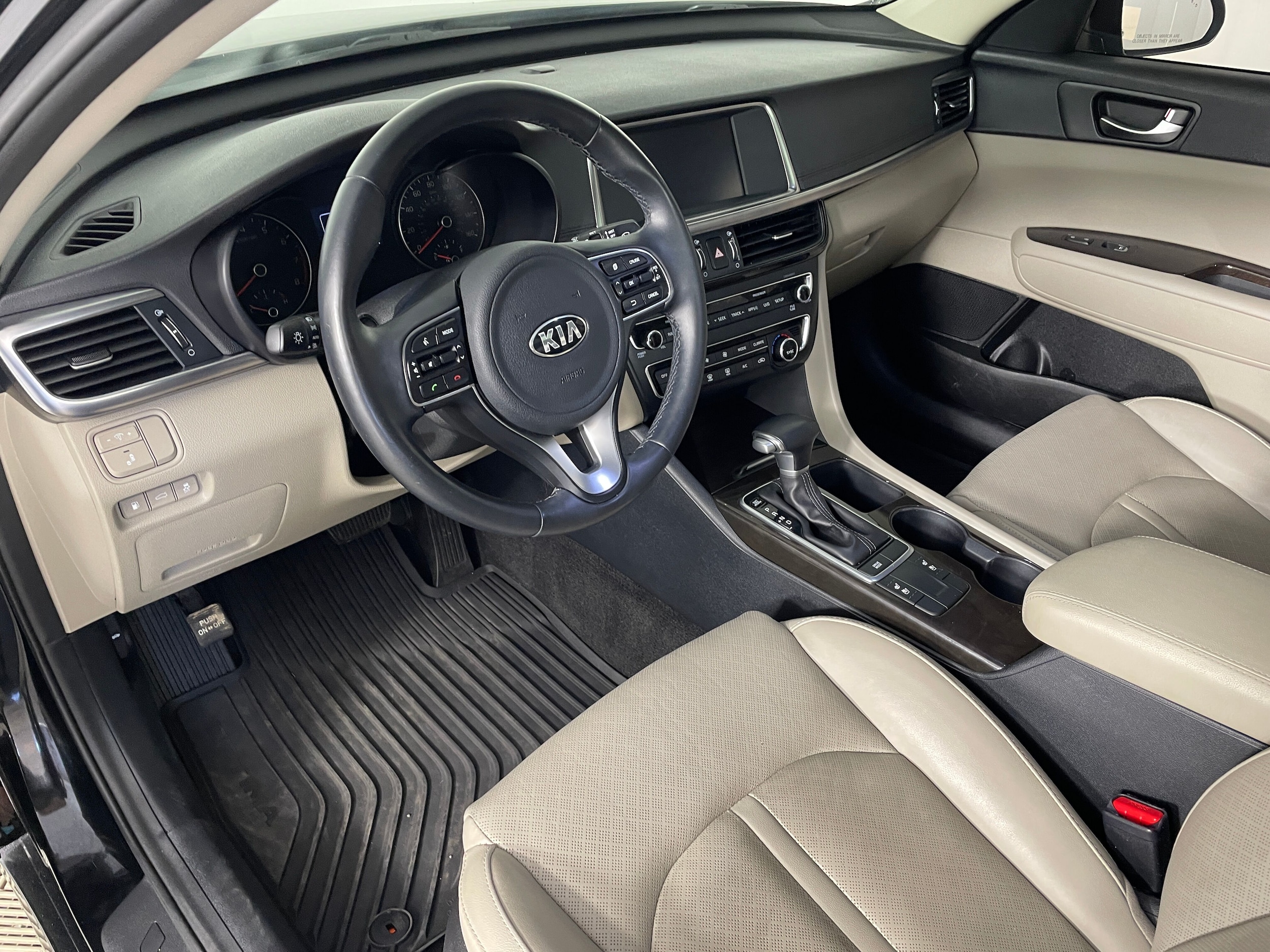 2018 Kia Optima EX photo 2