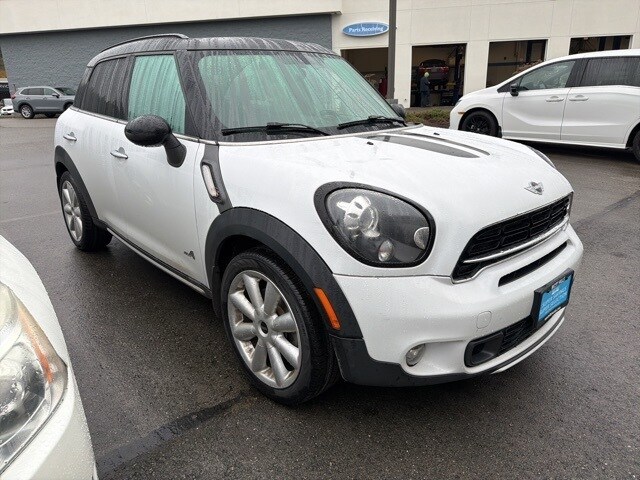 2016 Mini Countryman S ALL4 photo 2