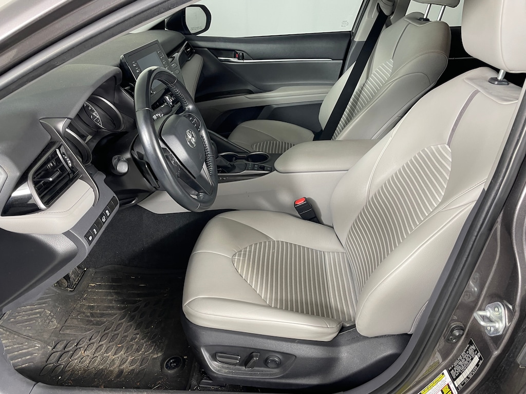 Used 2022 Toyota Camry Hybrid SE Sedan