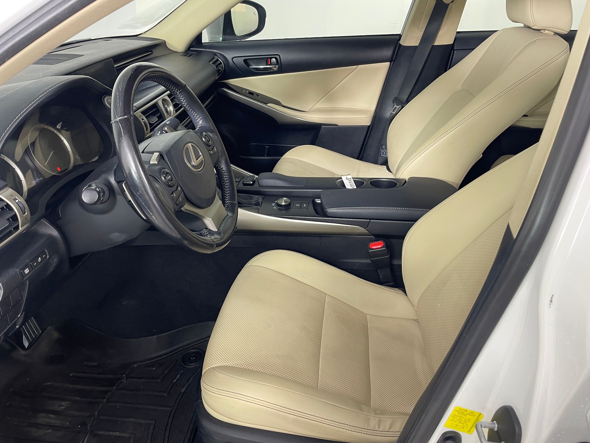 2015 Lexus IS 250 photo 2