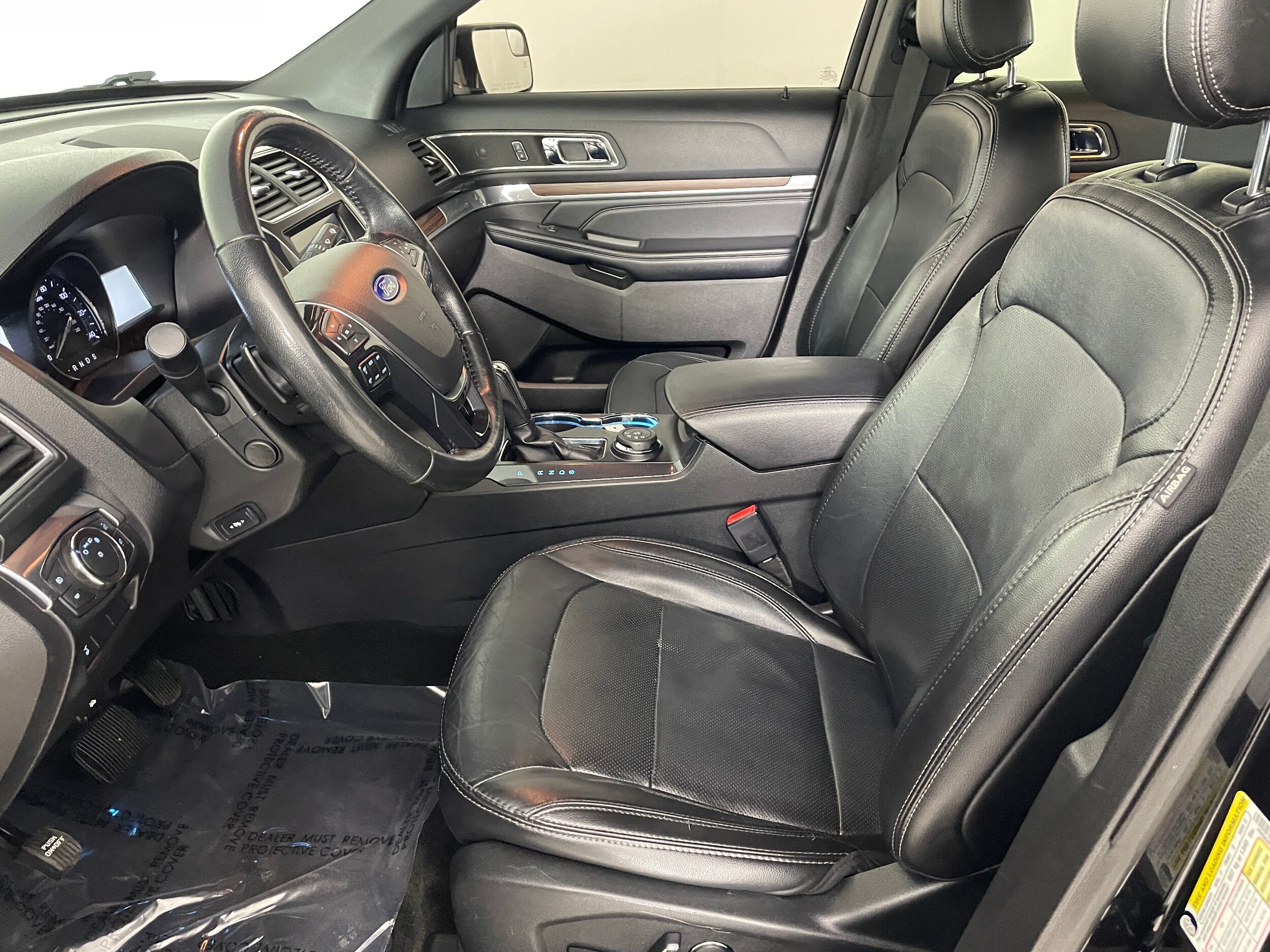 2017 Ford Explorer Limited photo 2