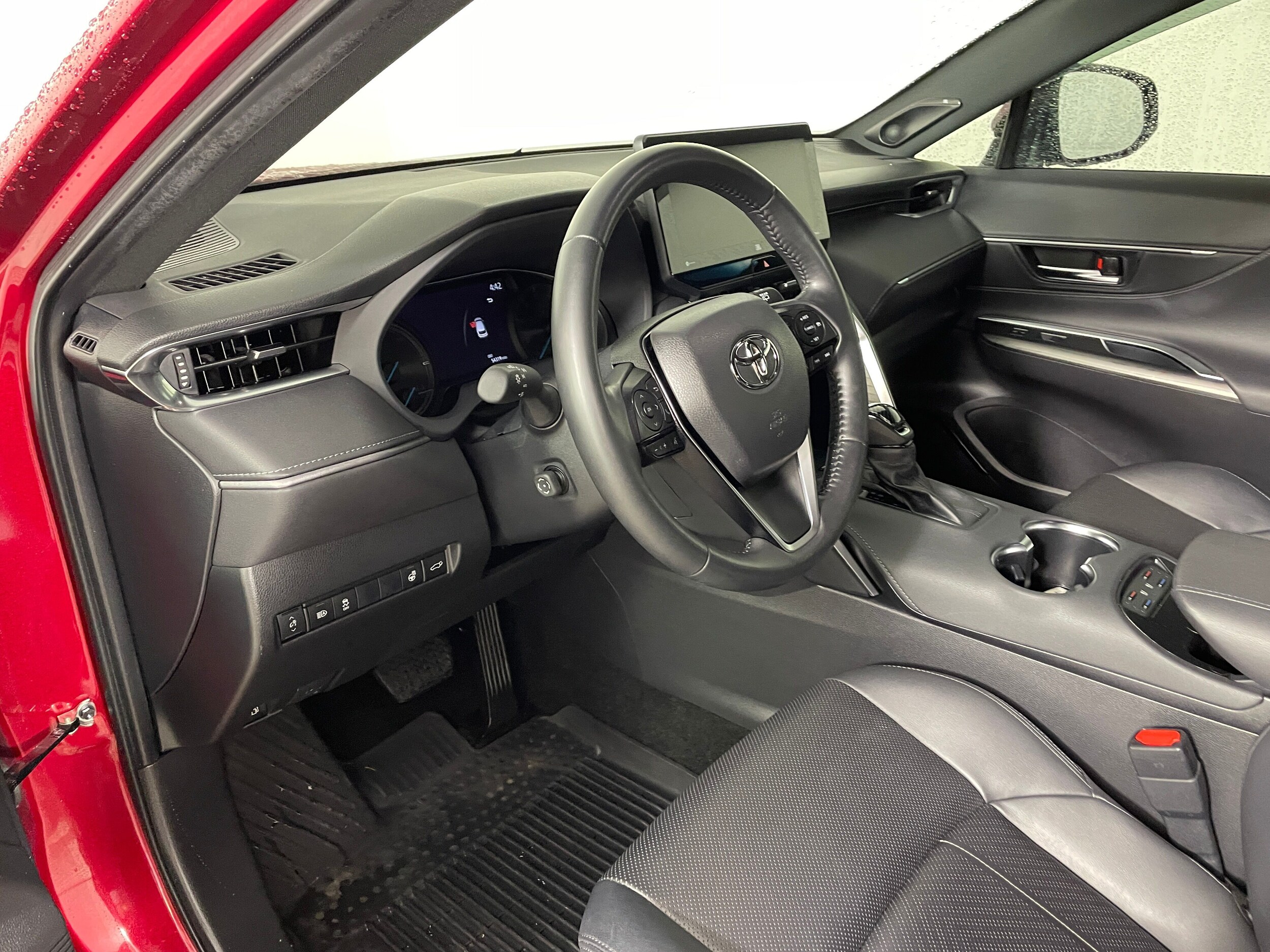 2021 Toyota Venza XLE photo 3