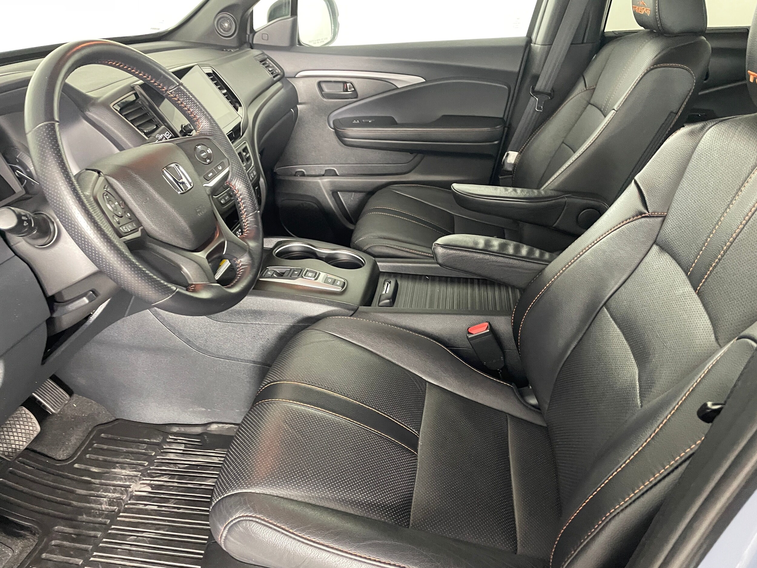 2022 Honda Passport TrailSport photo 2