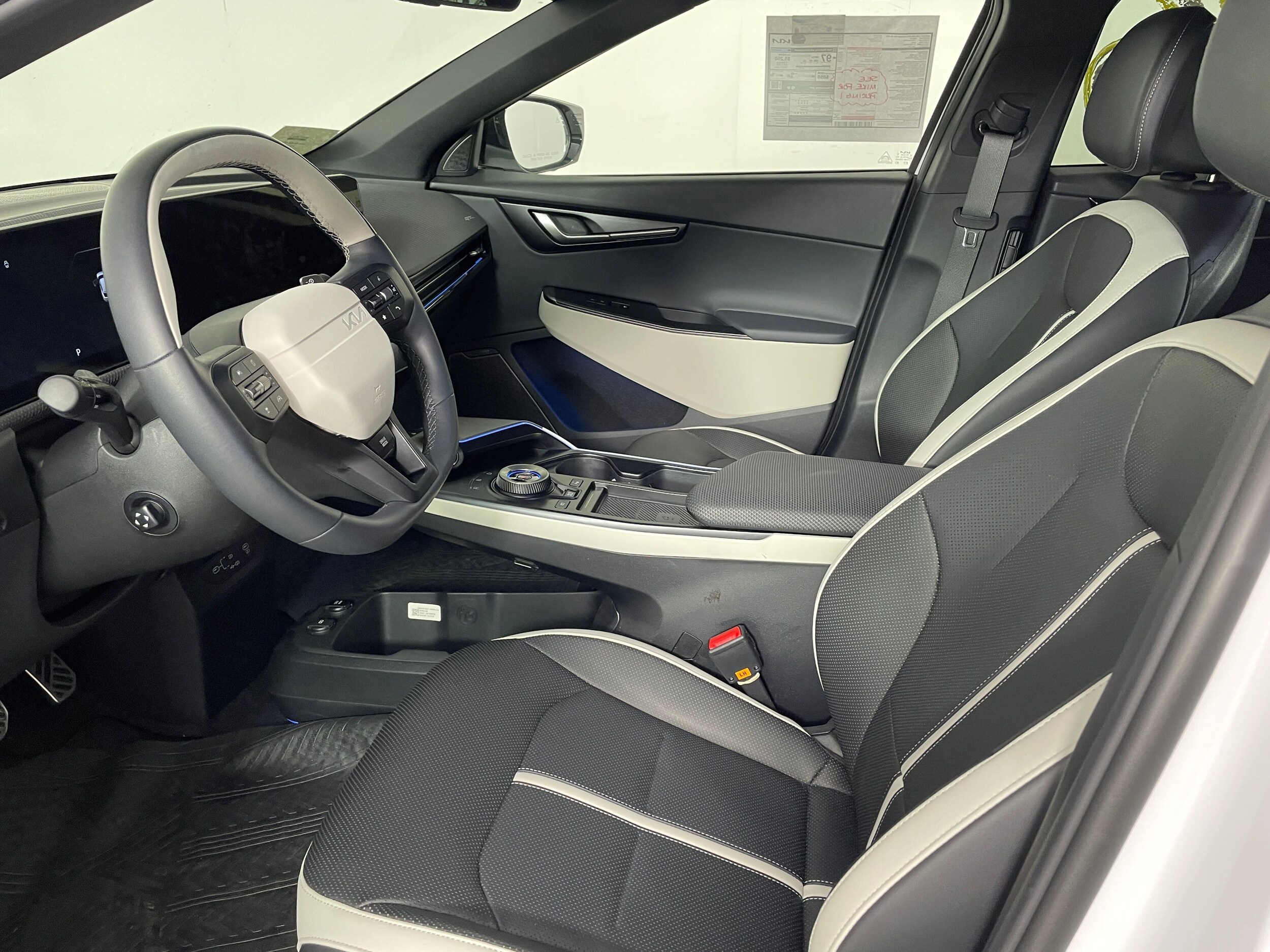 2025 Kia EV6 GT-Line photo 2