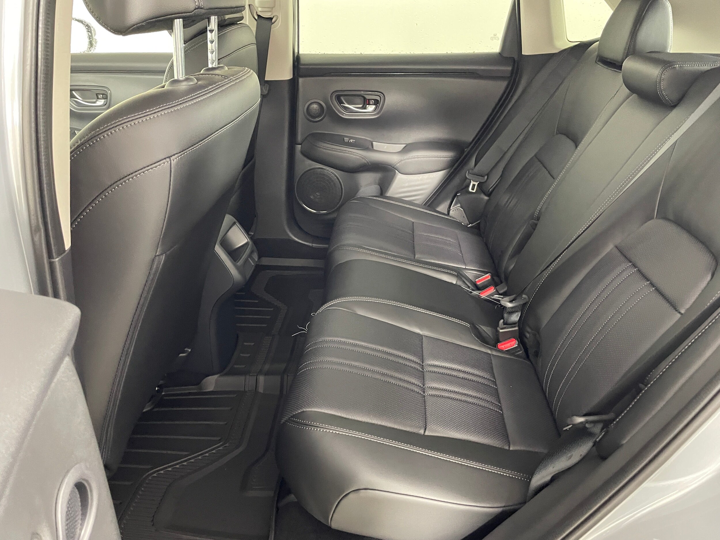 2026 Honda HR-V EX-L photo 4