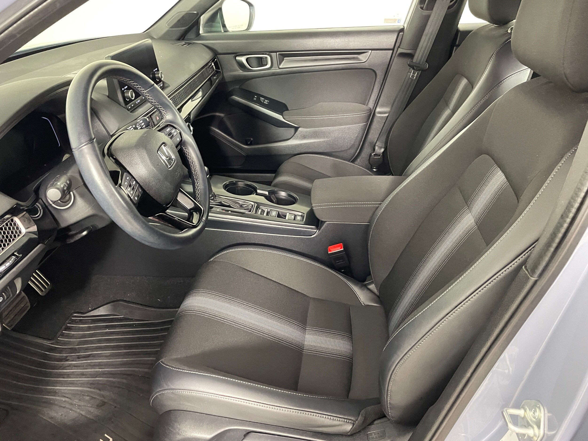 2023 Honda Civic Sport Hatchback photo 2