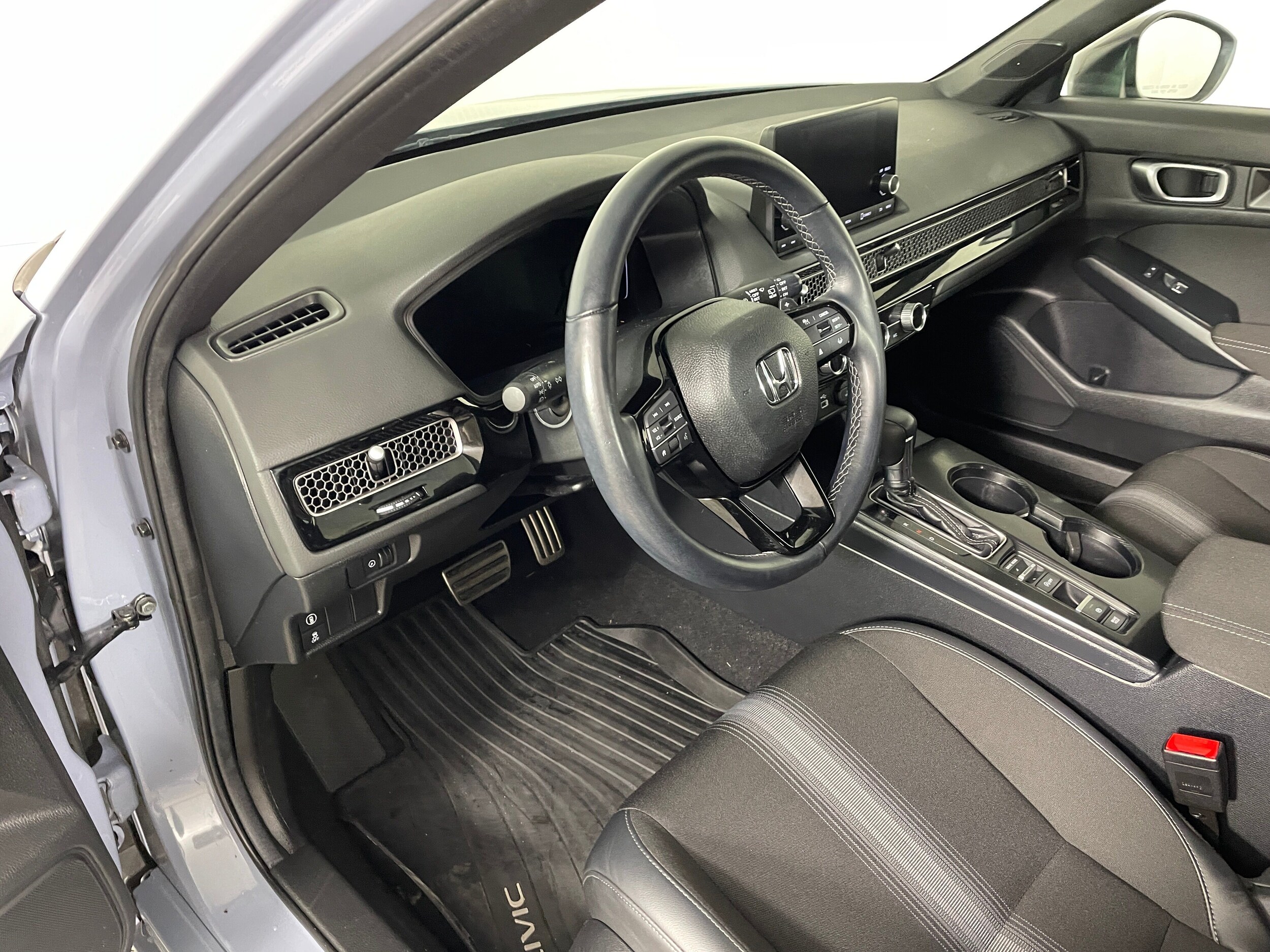 2023 Honda Civic Sport Hatchback photo 3