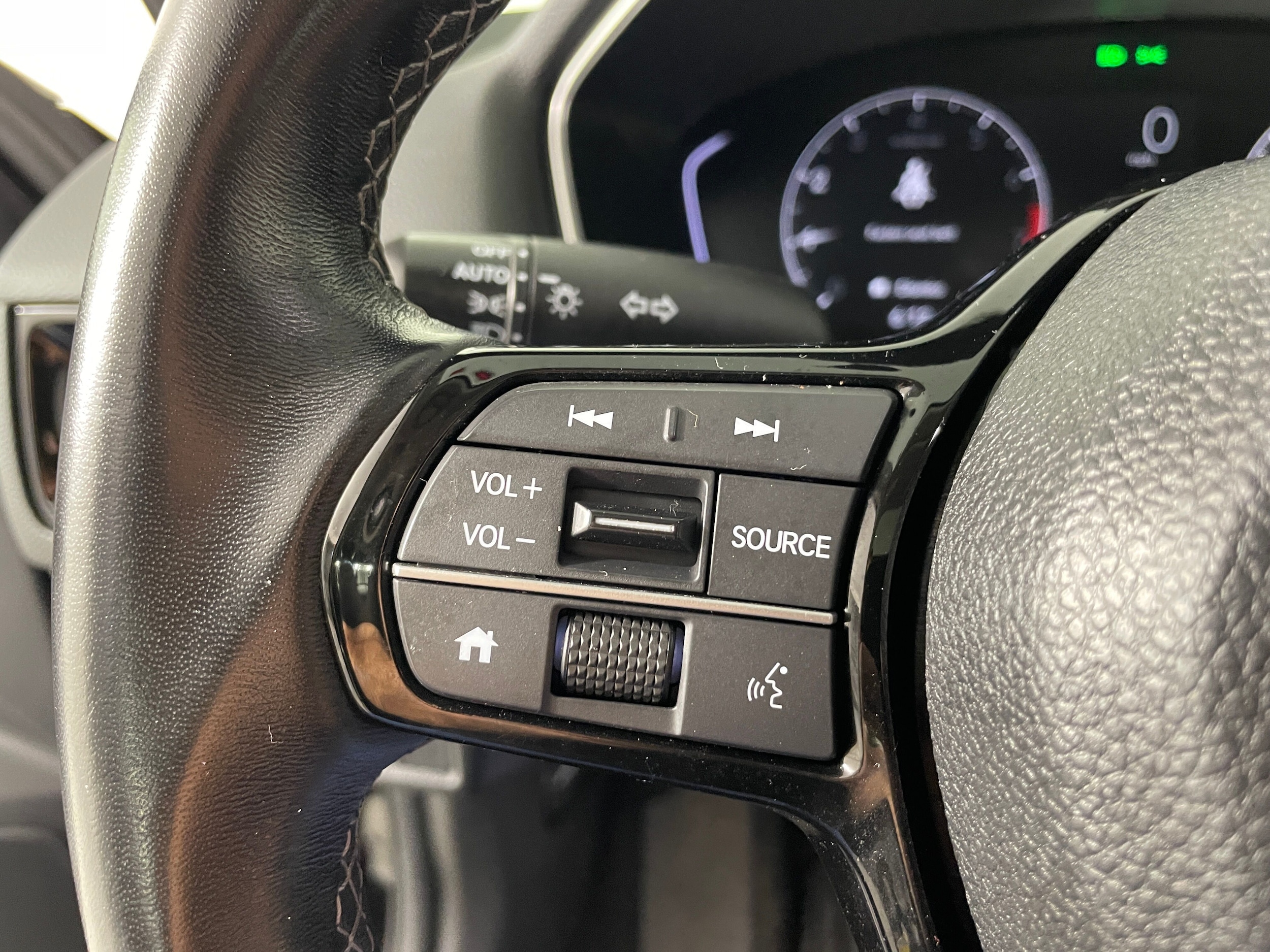 2023 Honda Civic Hatchback EX-L - Photo 11