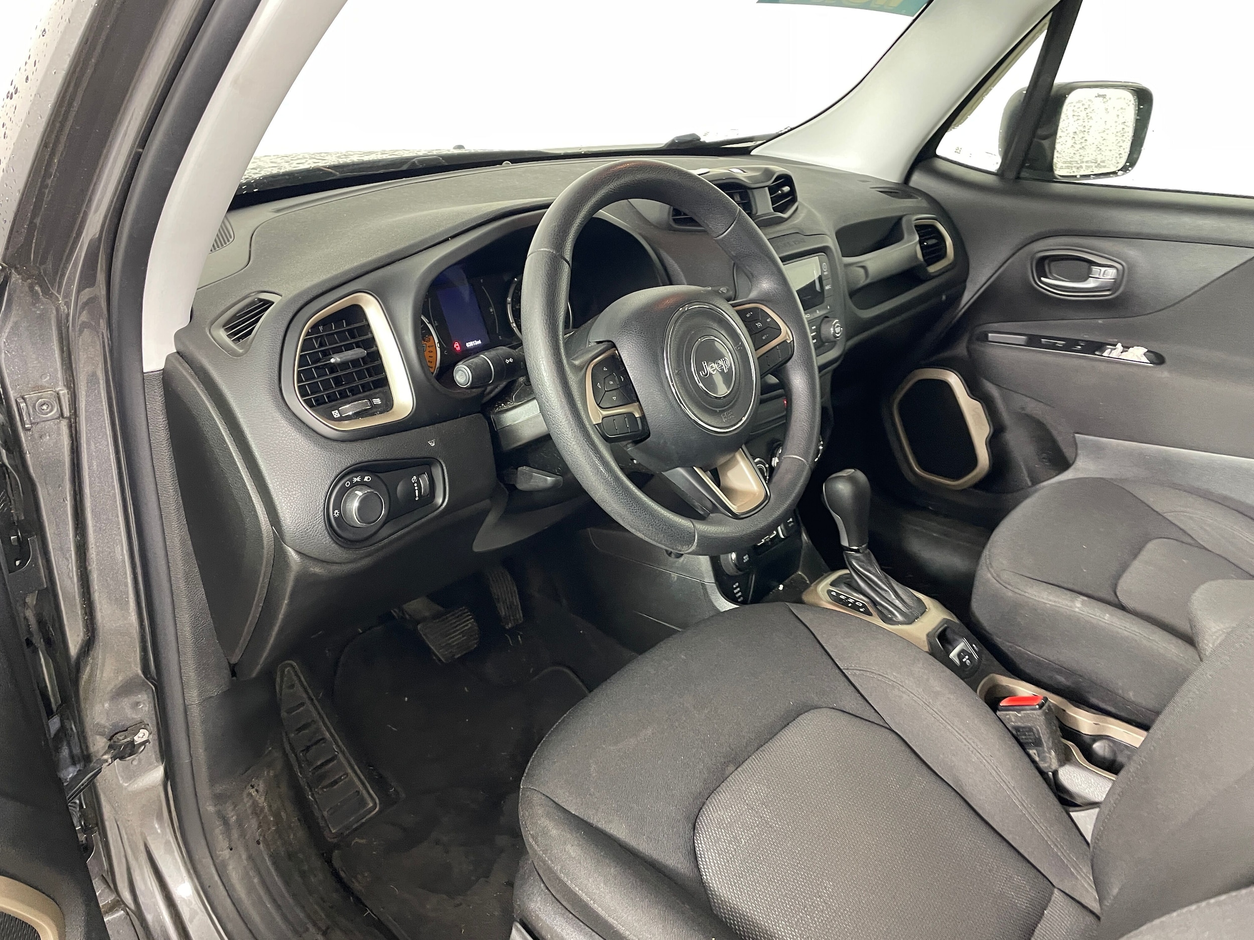 2017 Jeep Renegade Sport 4x4 photo 3