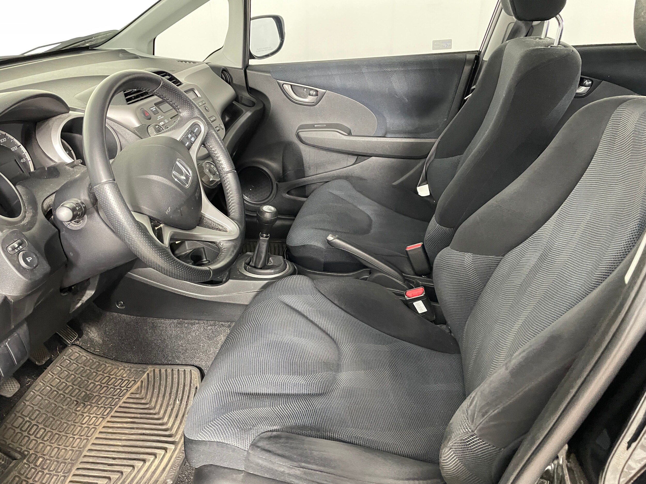 2010 Honda Fit Sport photo 2