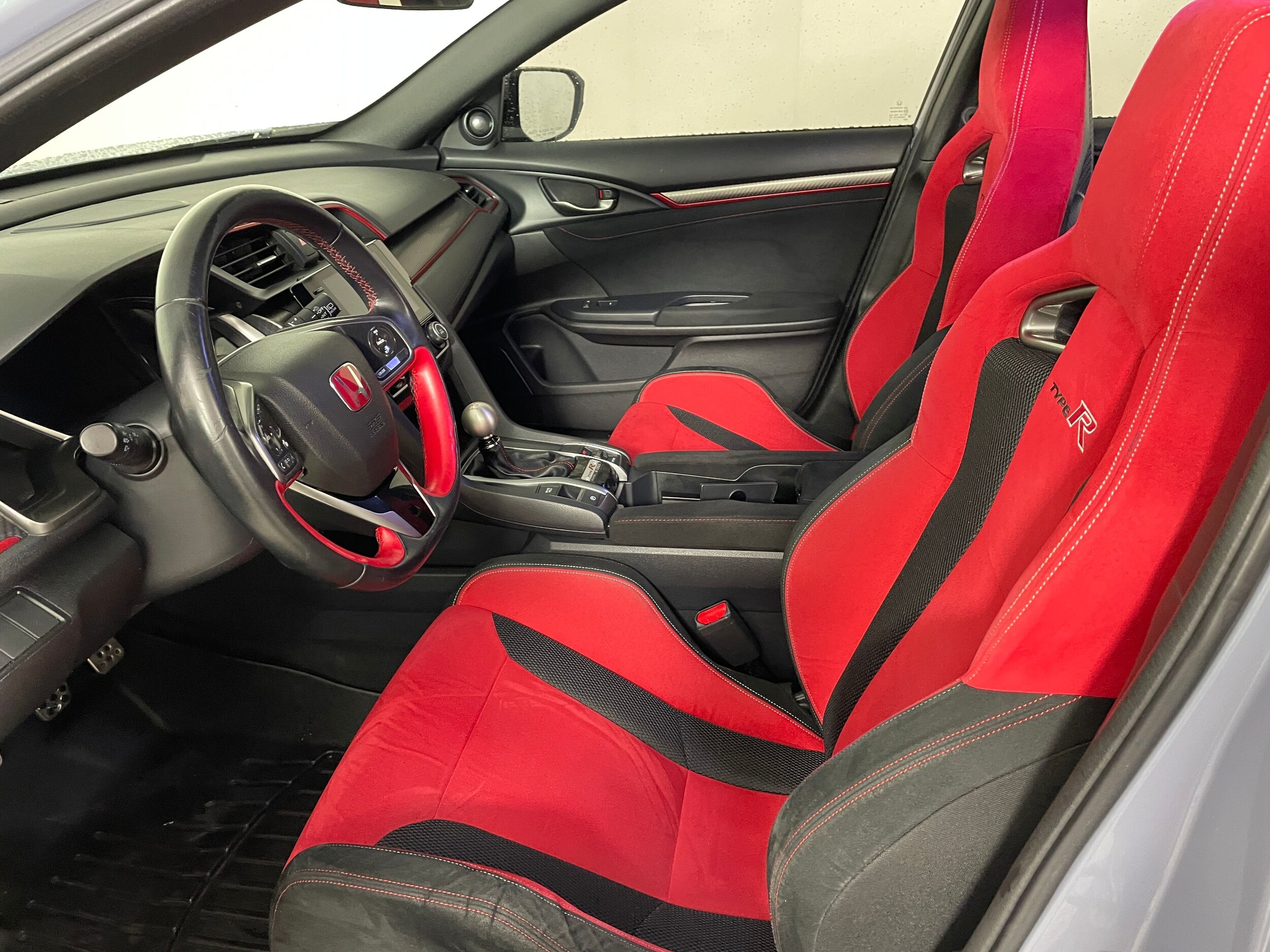 2019 Honda Civic Type R Touring Hatchback photo 2