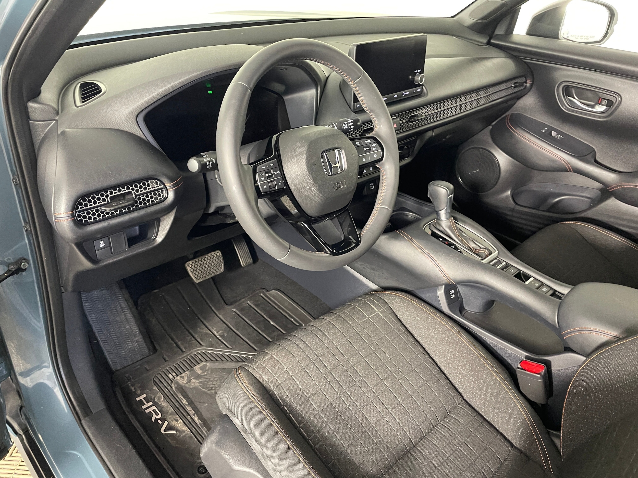 2024 Honda HR-V Sport w/BSI photo 2