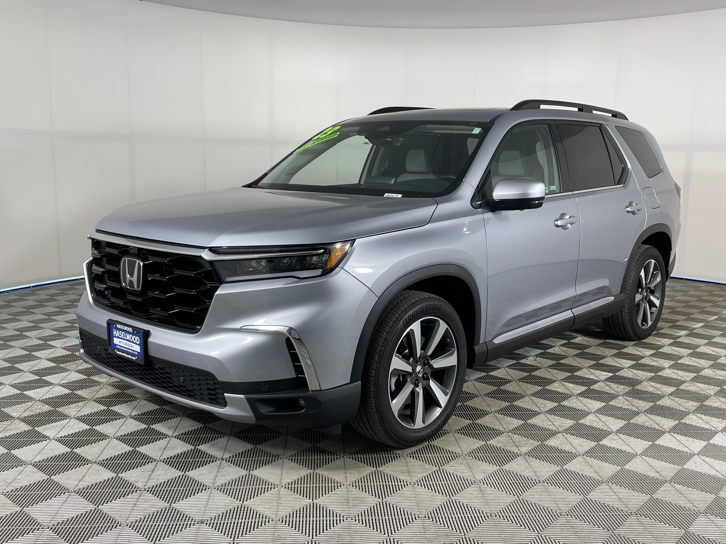 2023 Honda Pilot Elite's photo
