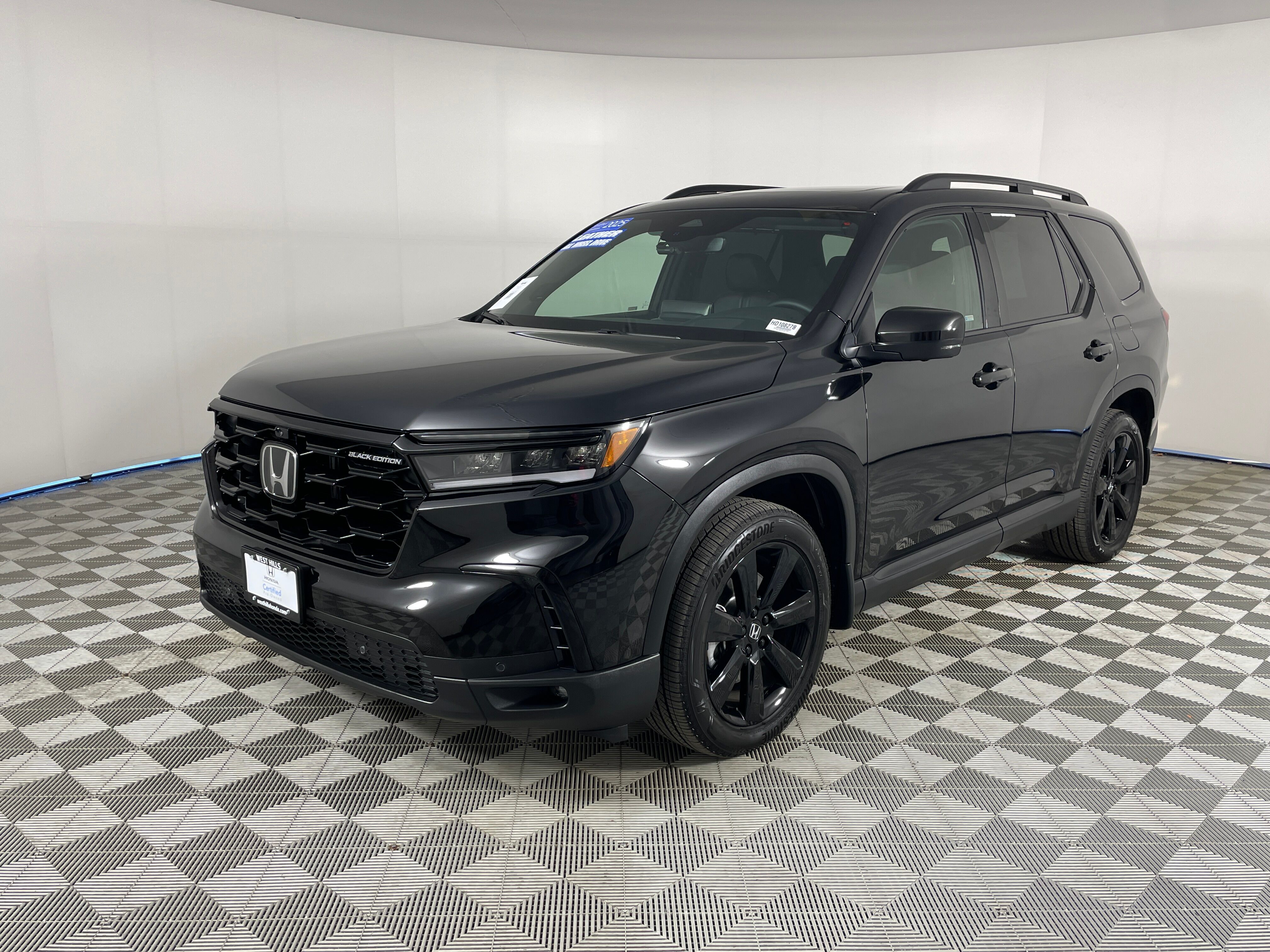 Certified 2025 Honda Pilot Black Edition SUV