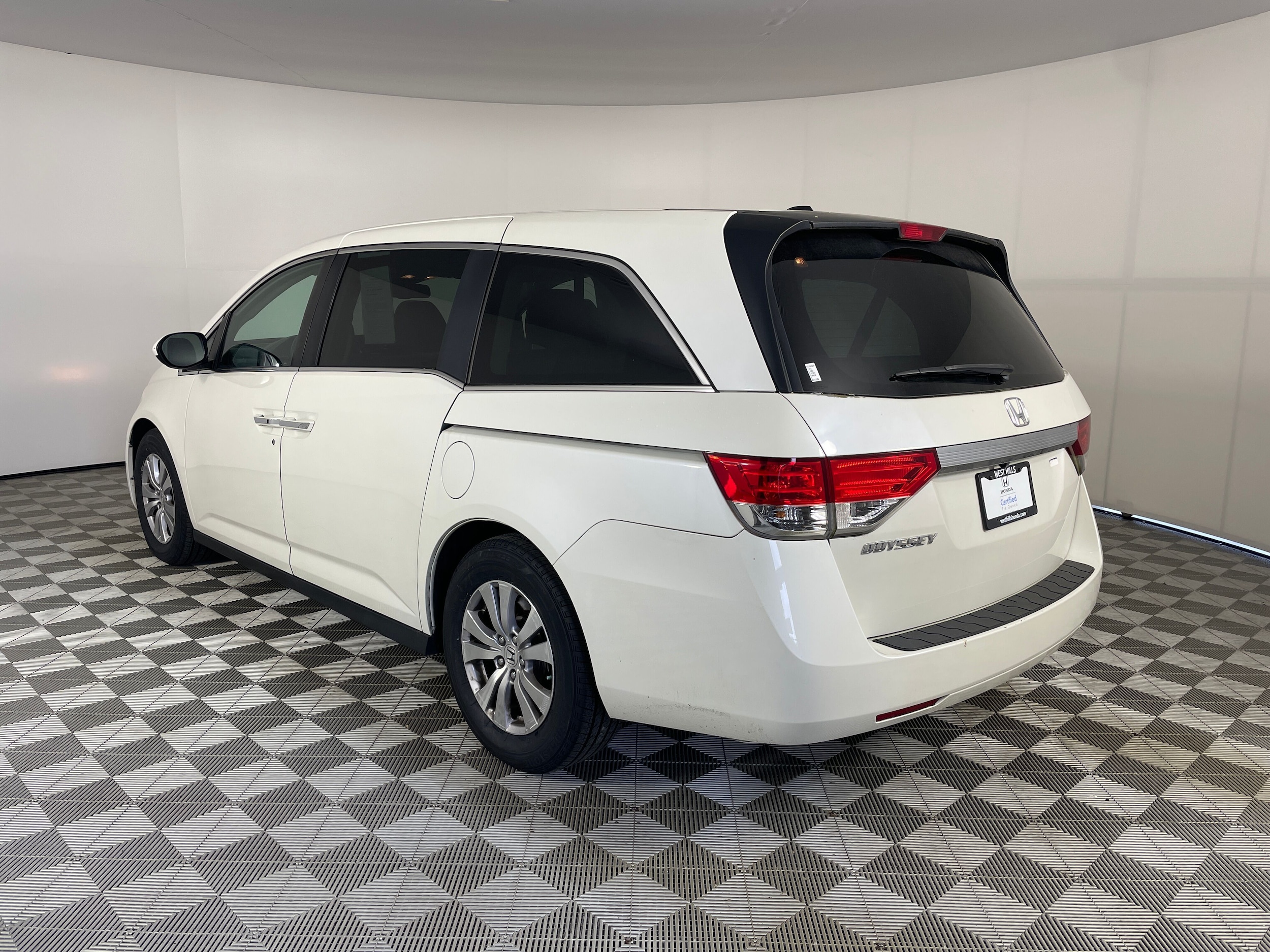 2016 Honda Odyssey EX-L - Photo 14