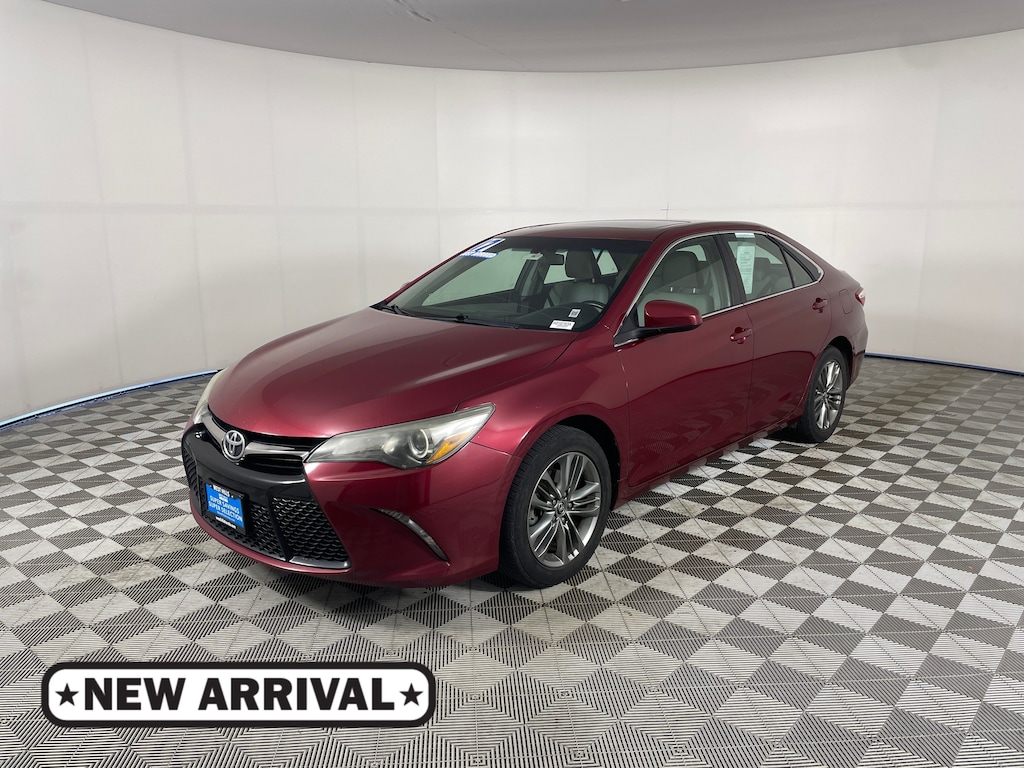 Used 2017 Toyota Camry SE Sedan