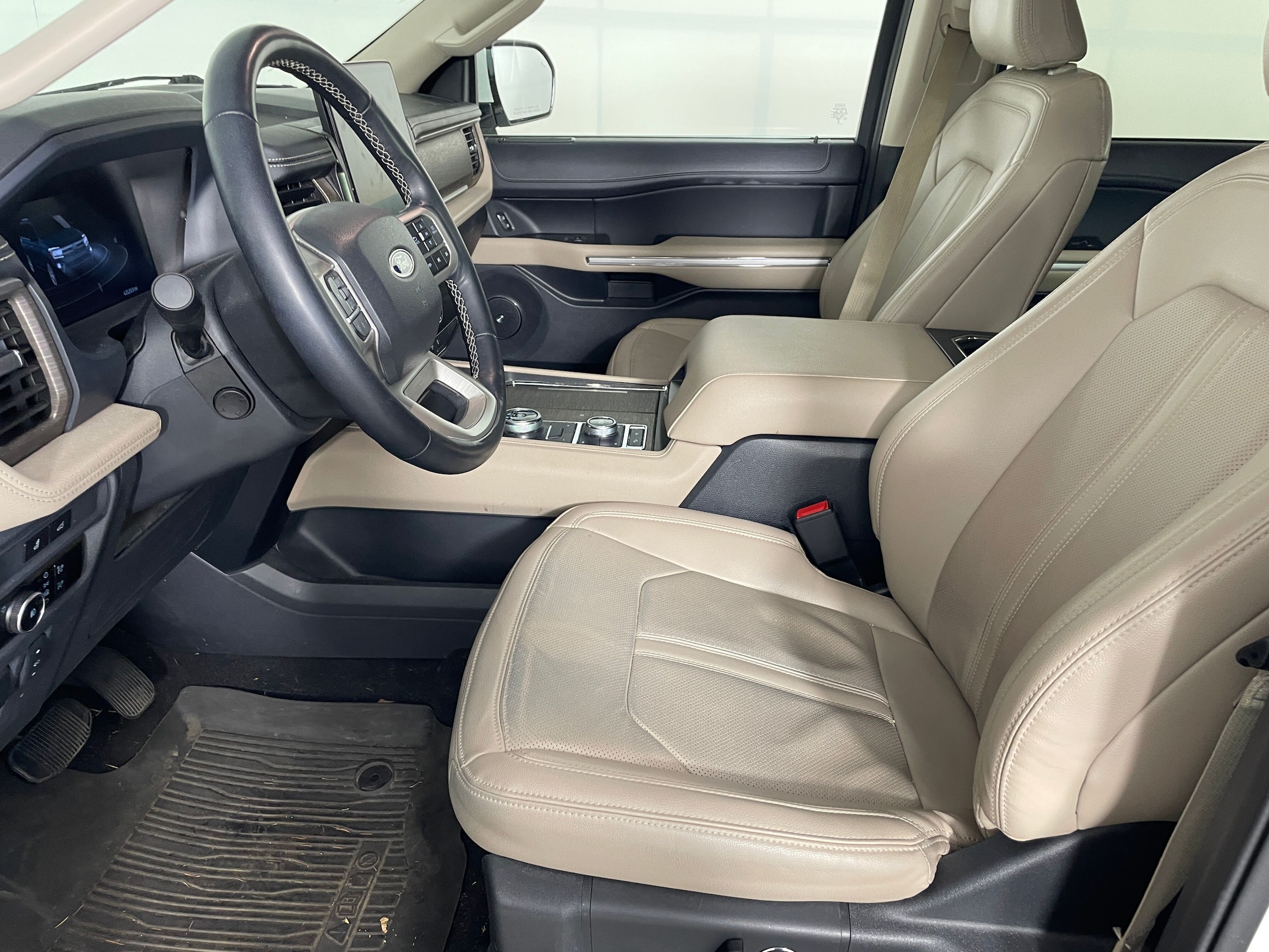 2024 Ford Expedition Limited photo 2