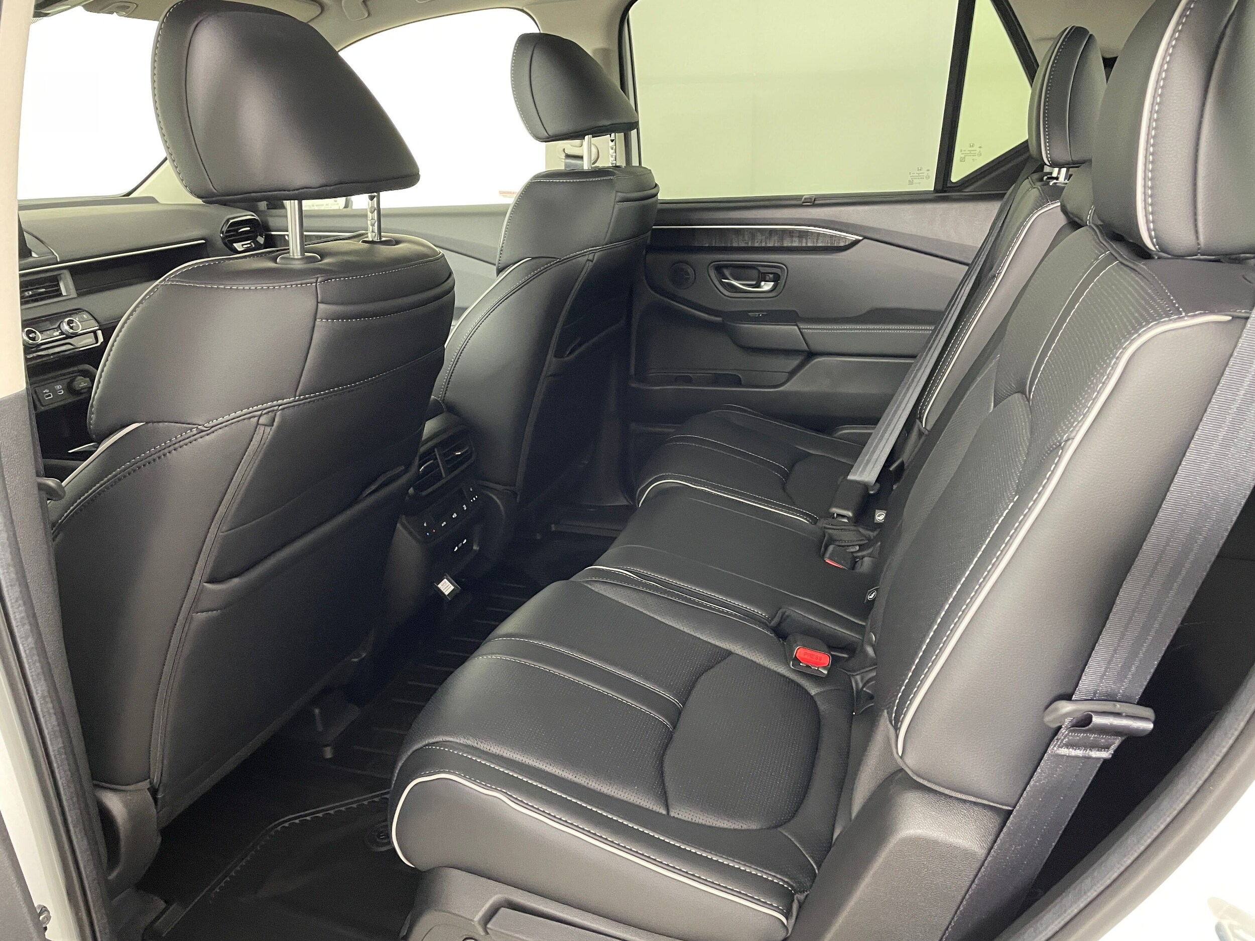 2025 Honda Pilot Elite photo 3