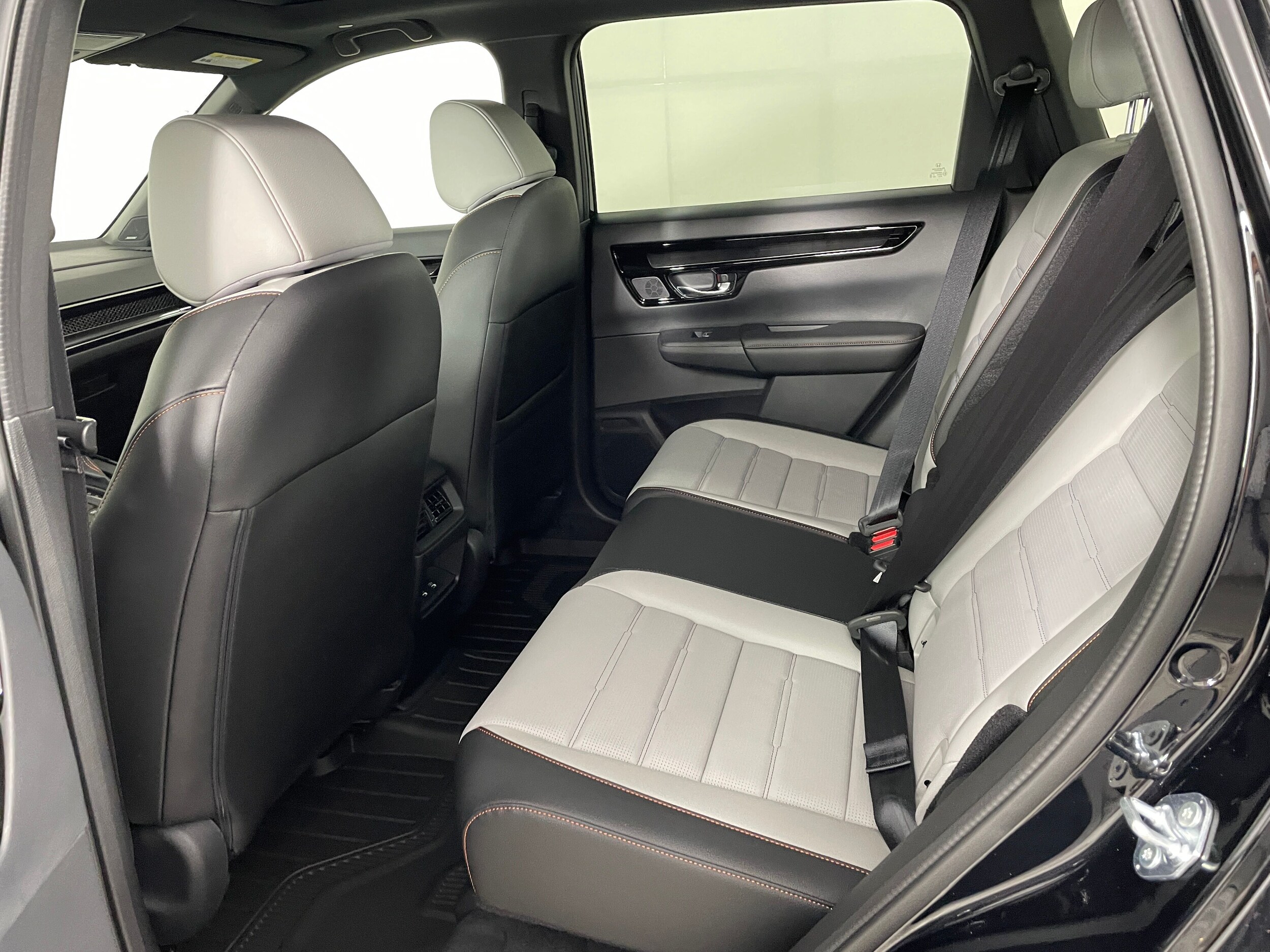 2026 Honda CR-V Hybrid Sport Touring photo 4