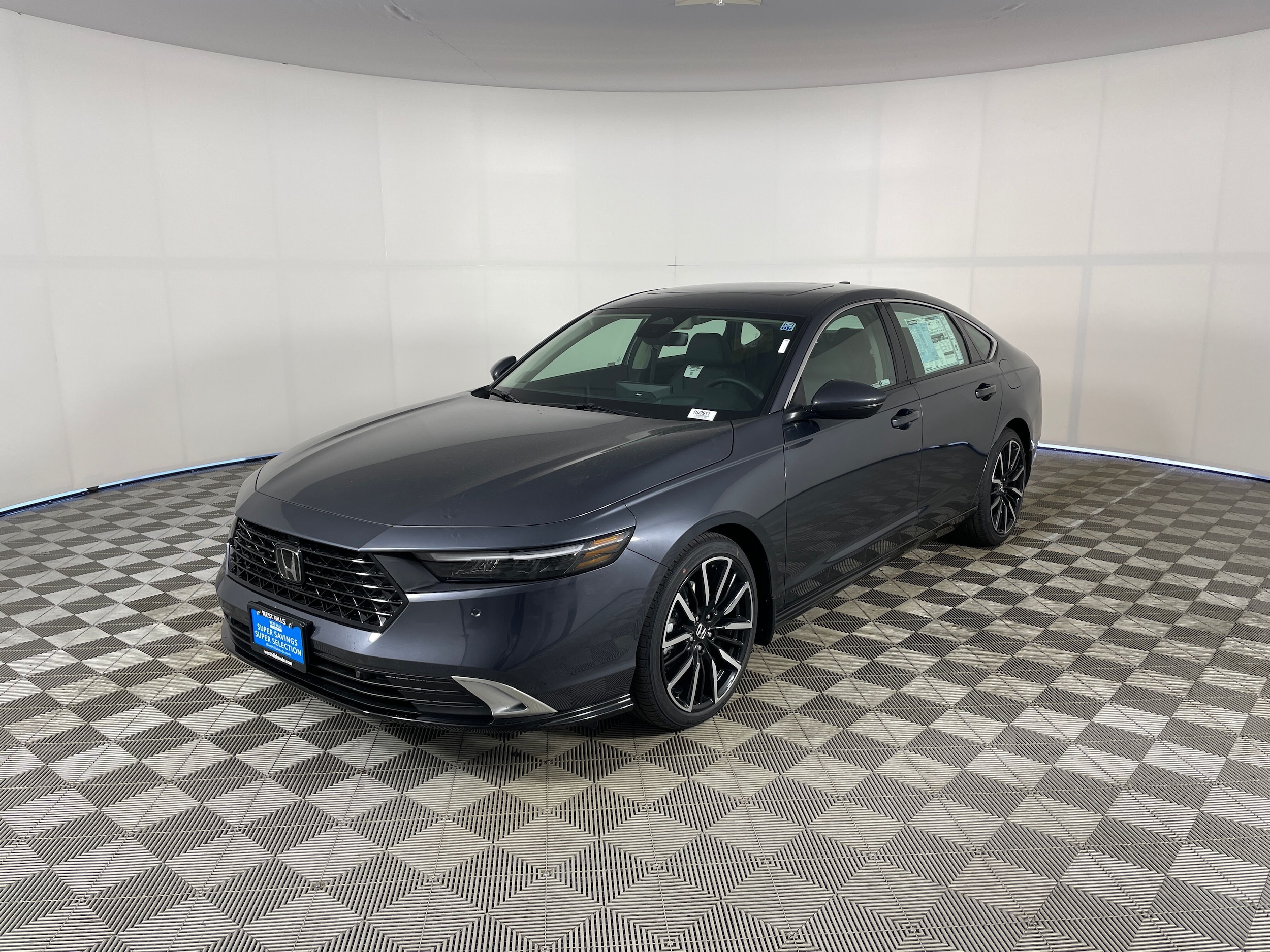 2025 Honda Accord Hybrid Touring's photo