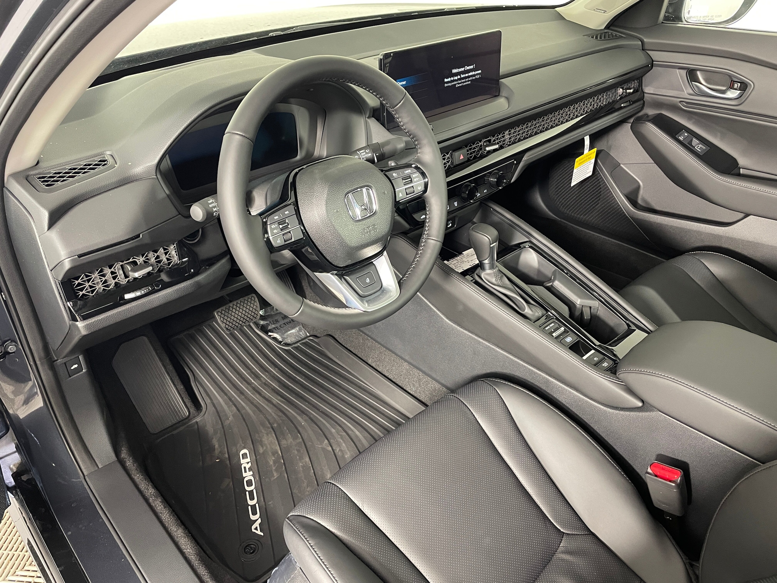 2025 Honda Accord Hybrid Touring photo 2