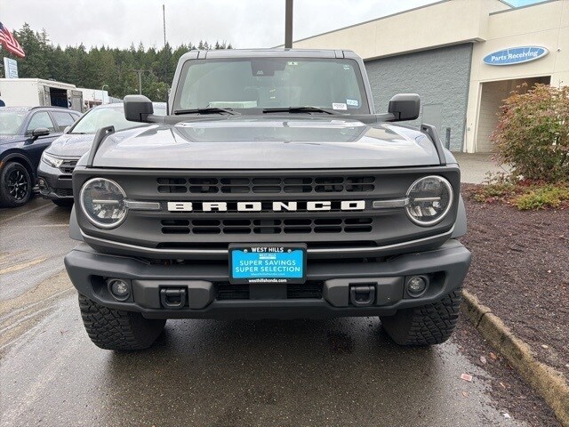 2023 Ford Bronco Outer Banks photo 2