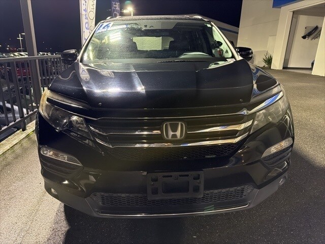 2016 Honda Pilot Elite photo 2